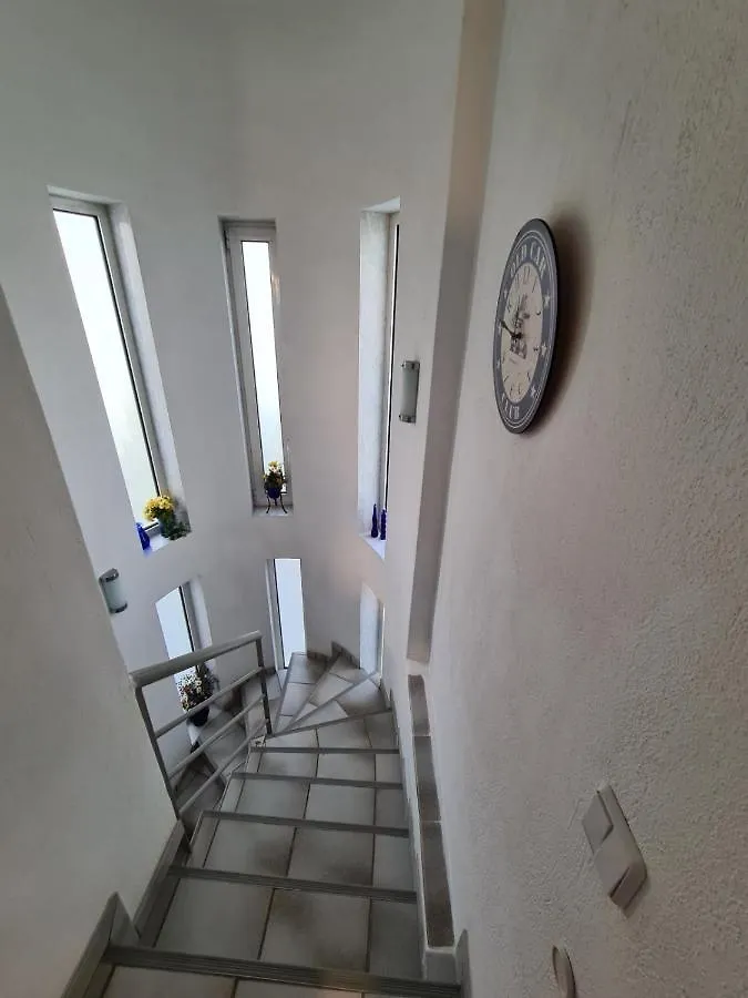 Wonderful House With Private Garden Villa Flogita