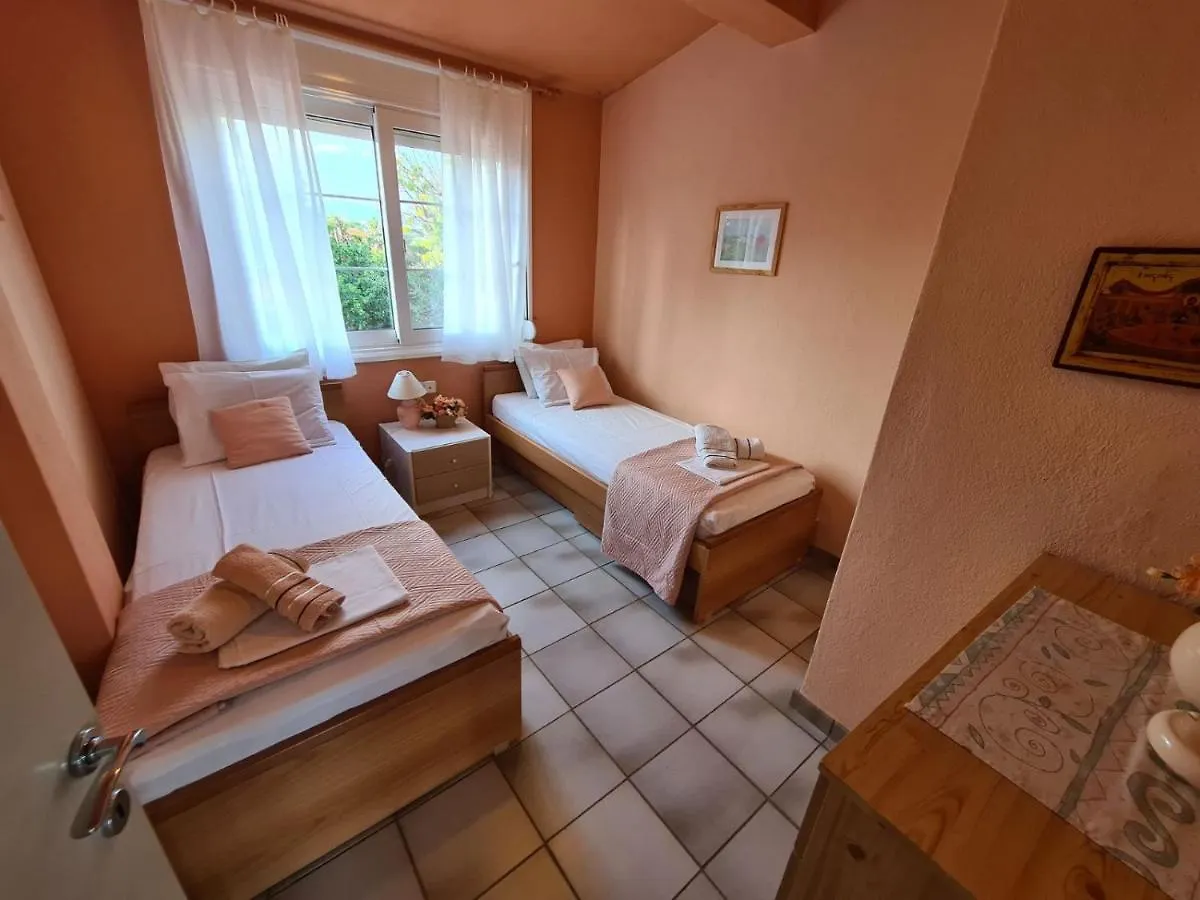 Wonderful House With Private Garden Villa Flogita Greece