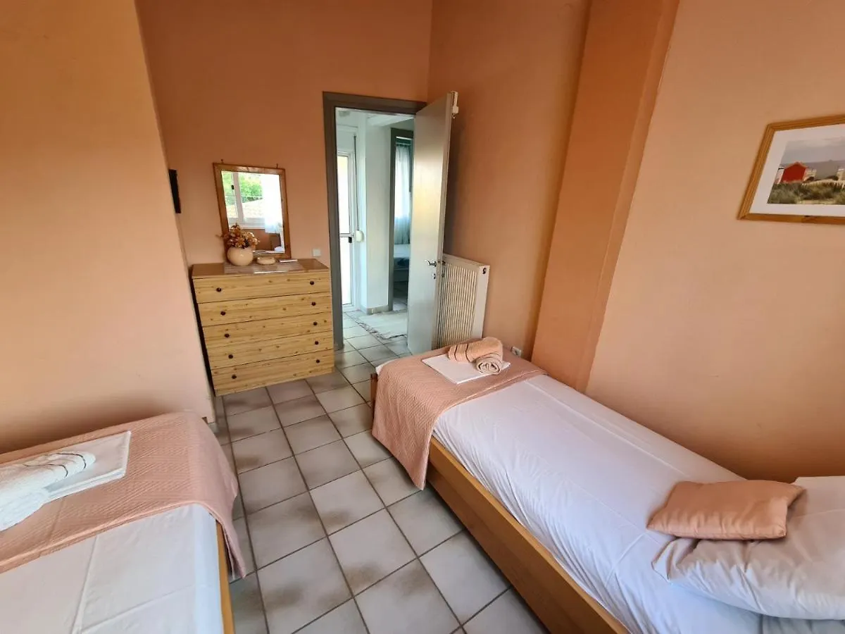 Wonderful House With Private Garden Villa Flogita
